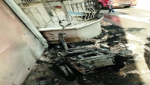 Sivas'ta engelli kişinin akülü aracı yandı 