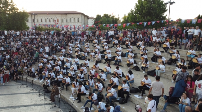 Sivas'taki "Gardaşlık Festivali"nde "Sazını da Al Gel" etkinliği düzenlendi