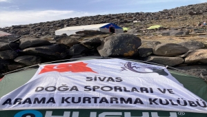 Sivas'tan 2 dağcı Ağrı Dağı zirve tırmanışına katıldı