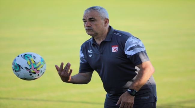 Sivasspor Teknik Direktörü Çalımbay'dan taraftara destek çağrısı: