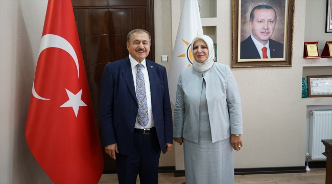 AK Parti Afyonkarahisar Milletvekili Eroğlu, partisinin Polatlı İlçe Başkanlığını ziyaret etti