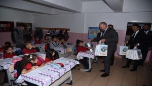 Bahşılı Belediyesi öğrencilere kırtasiye yardımı yaptı