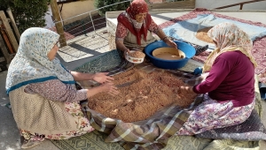 Beypazarı'nda kadınların kışlık yiyecek mesaisi sürüyor 