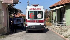 Birlikte yaşadığı kadının üzerine kızgın yağ döktüğü öne sürülen zanlı yakalandı