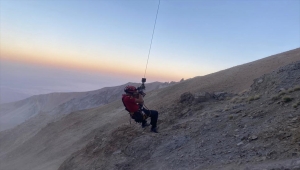 Erciyes'e tırmanan dağcı, üzerine kaya düşmesi sonucu öldü