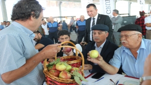 Gölbaşı'nda elma ve domates yetiştiriciliği yarışması düzenlendi