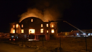 Karaman'da inşaat halindeki camide çıkan yangın hasara yol açtı 