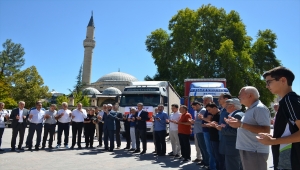 Karaman'dan Pakistan'daki sel bölgesine 2 yardım tırı gönderildi