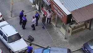 Kayseri'de zabıta seyyar satıcı atışmasında intihar girişimi! (Videolu Haber)