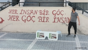 Kayseri İl Göç İdaresi Müdürlüğünde değişik bir protesto!