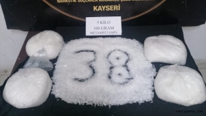 Kayseri Olay: Uyuşturucuyu çekiciyle sevk etmeye çalışan 3 kişi yakalandı!