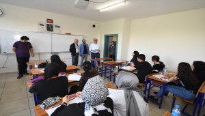 Konya Büyükşehir Belediye Başkanı Altay, Şehit Ufuk Baysan Anadolu Lisesi öğrencileriyle buluştu