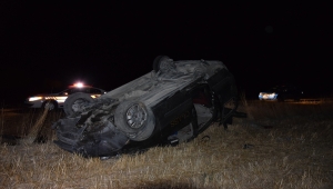 Konya'da devrilen hafif ticari aracın sürücüsü yaralandı