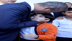 Milli Eğitim Bakanı Özer, MEV Gökkuşağı Özel Eğitim İlkokulu öğrencilerini ziyaret etti: