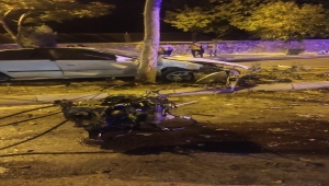 Seydişehir'de refüjdeki ağaçlara çarpan otomobilin sürücüsü yaralandı