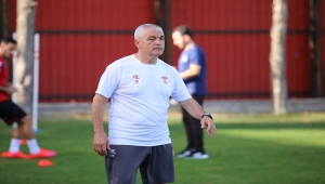 Sivasspor Teknik Direktörü Çalımbay: "Hak ederek galibiyet aldık"
