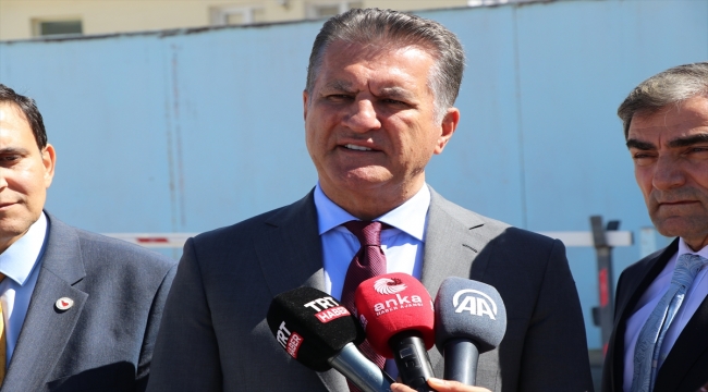 TDP Genel Başkanı Sarıgül, Niğde'de cezaevi önünde "af" çağrısını yineledi