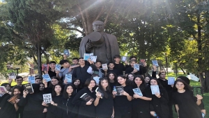 Uğur Okulları'ndan 55 ilde kitap okuma etkinliği