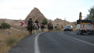 Ürgüplü Gazi Bekir Çavuş'un kabir toprağı at sırtında 6 günde memleketine getirildi