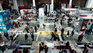 Ankara Kitap Fuarı'nda yazarlar okurlarıyla buluştu
