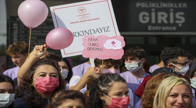 Ankara Şehir Hastanesi doktorları, "meme kanseri farkındalığı" için yürüdü