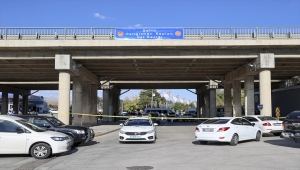 Başkentte bir polis memuru, eşini ve kayınpederini öldürdükten sonra kendini vurdu
