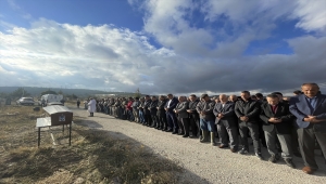 Başkentte eşi tarafından öldürülen kadın ile 2 çocuğu toprağa verildi
