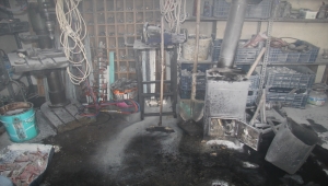 Benzinle soba yakmaya çalışan kaynakçı, iş yerinde çıkan yangında yaralandı