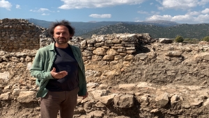 Beyşehir Gölü'nde keşfedilen tarihi yapılar su altı arkeologları tarafından inceleniyor