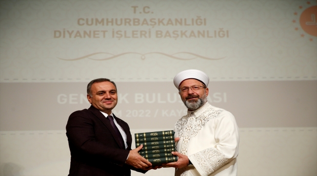 Diyanet İşleri Başkanı Erbaş, Kayseri'de Gençlik Buluşması'nda konuştu: