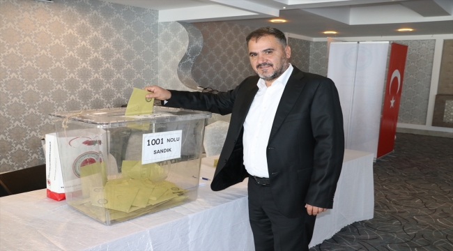 Eğitim Bir-Sen Yozgat Şube Başkanlığına Kenan Şerefli yeniden seçildi