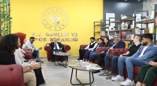 ERÜ Rektörü Fatih Altun, öğrencilerle buluştu