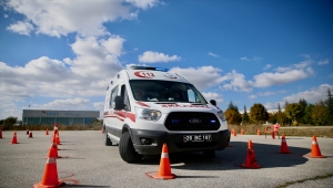 Eskişehir'de ambulans ekiplerine ileri sürüş teknikleri eğitimi verildi