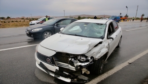 Eskişehir'de otomobil ile motosikletin çarpıştığı kazada 1 kişi öldü, 1 kişi yaralandı