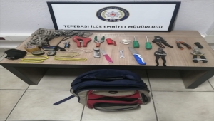 Eskişehir'de yer altındaki kabloları kesmeye çalışan 2 hırsızlık zanlısı tutuklandı