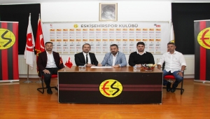 Eskişehirspor'da teknik direktörlük görevine Emre Özbayer getirildi