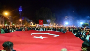 Karaman'da 29 Ekim Cumhuriyet Bayramı fener alayıyla kutlandı