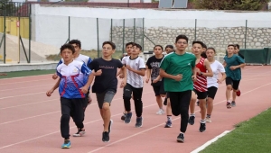 Karaman'da atletizm yarışması düzenlendi