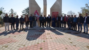 Karapınar'da 25 sene önce trafik kazasında ölenler anıldı