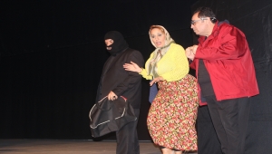 Karapınar'da "Hayat Kime Güzel" adlı tiyatro oyunu sahnelendi