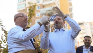 Kayseri'de 3 bin üniversite öğrencisine dondurma dağıtıldı