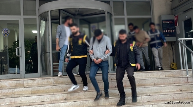 Kayseri'de aranan 11'i firari hükümlü 24 kişi yakalandı
