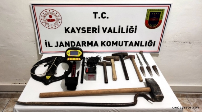 Kayseri'de dedektörle define aradığı iddia edilen 2 şüpheli yakalandı