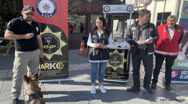 Kayseri'de Emniyet Müdürlüğü bağımlılıkla mücadele için broşür dağıttı