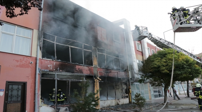 Kayseri'de yatak imalathanesinde çıkan yangın söndürüldü 