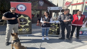 Kayseri Emniyet Müdürlüğü bağımlılıkla mücadele için broşür dağıttı