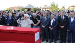 Kırklareli'nde trafik kazasında şehit olan uzman çavuş, Kayseri'de toprağa verildi