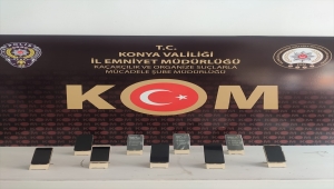 Konya'da gümrük kaçağı cep telefonu operasyonunda 8 kişi yakalandı 