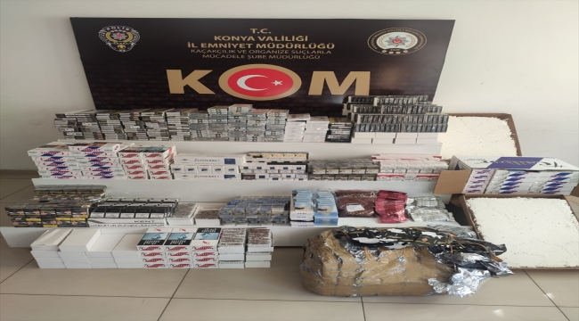 Konya'da gümrük kaçağı cep telefonu ve tütün ürünü satan 4 şüpheli yakalandı