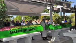 Konya'da iki otomobilin çarpıştığı kazada ölen 5 kişi defnedildi